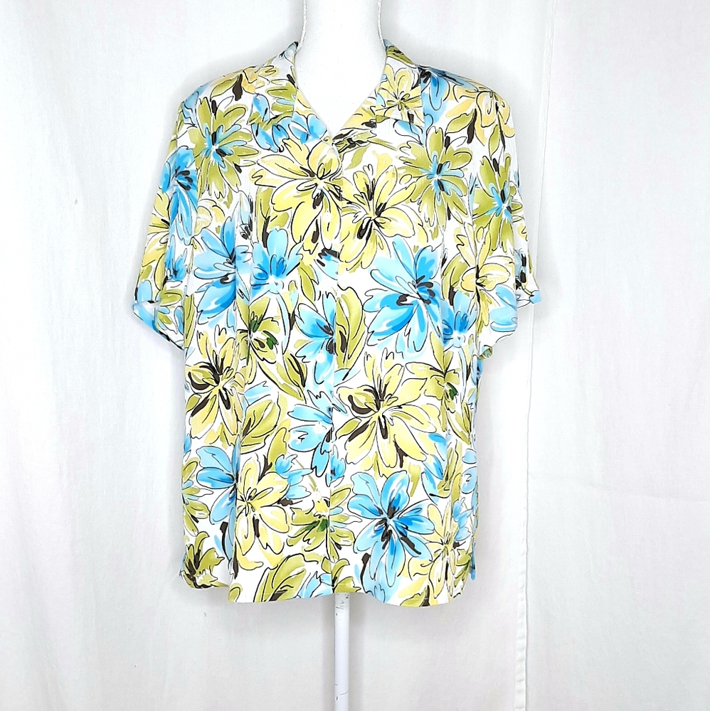 🌺 Alia Button Down Shirt Size 16W